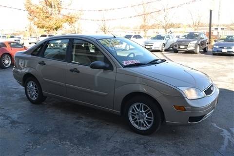 2007 Ford Focus 4dr Sdn S - cars & trucks - by dealer - vehicle... for sale in Cuba, MO – photo 5