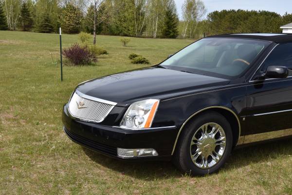 REDUCED $6K ONE-OF-A-KIND CADILLAC DTS SPECIAL EDITION GOLD VINTAGE for sale in Ontonagon, MN – photo 2