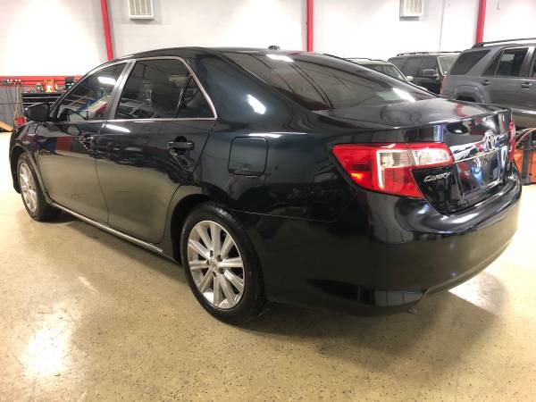 2012 Toyota Camry Hybrid *** drives perfect, well maintained** for sale in Austin, TX – photo 2