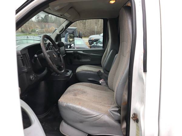 💥14 Dually Box Truck-Runs 100%Clean CARFAX/Super Deal💥 - cars &... for sale in Boardman, OH – photo 13