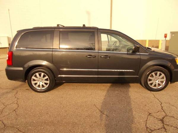12 CHRYSLER TOWN COUNTRY DVD LEATHER LQQK - - by for sale in New Lebanon, OH