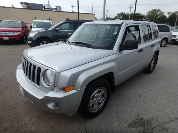 2009 Jeep Patriot Silver 5 Speed for sale in URBANDALE, IA – photo 6