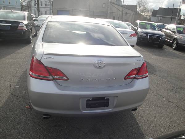 2005 Toyota Avalon Limited - cars & trucks - by dealer - vehicle... for sale in Dorchester, MA – photo 4