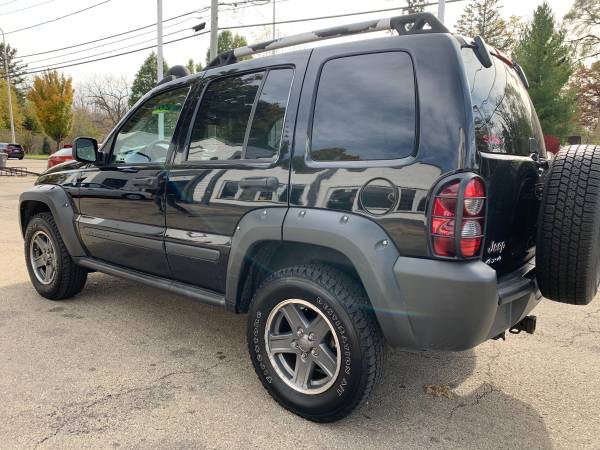 2006 Jeep Liberty Renegade - cars & trucks - by dealer - vehicle... for sale in Elgin, IL – photo 4