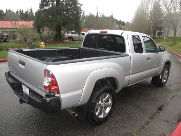 2011 Toyota Tacoma Access Cab SR5 4WD --5speed, Backup Cam, Clean-- for sale in Kirkland, WA – photo 5