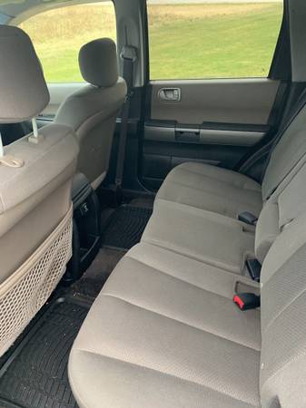 2005 Mitsubishi Endeavor - cars & trucks - by owner - vehicle... for sale in Caledonia, WI – photo 5