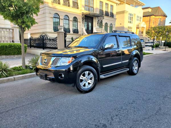 2012 Nissan Pathfinder 4x4 Silver Edition 85k Miles 3rd Row Carfax! for sale in Brooklyn, NY – photo 3