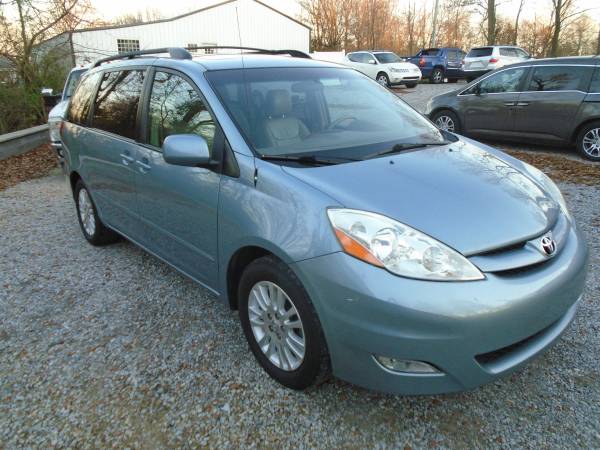 2009 Toyota Sienna XLE ( 1 Owner ) Leather * DVD * 142k * We Trade -... for sale in Hickory, TN – photo 2