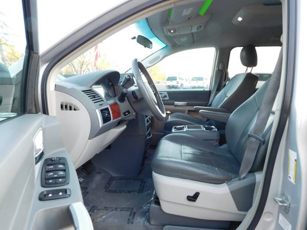 2008 CHRYSLER TOWN & COUNTRY TOURING V6 AUTO LOADED $3995 - cars &... for sale in Rush City, MN – photo 5