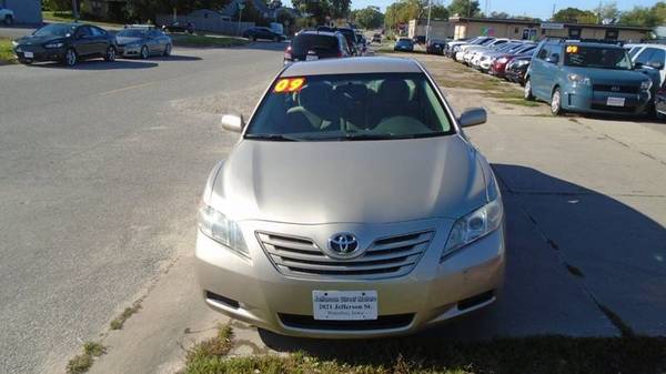09 toyota camry 98,000 miles $6999 for sale in Waterloo, IA – photo 2
