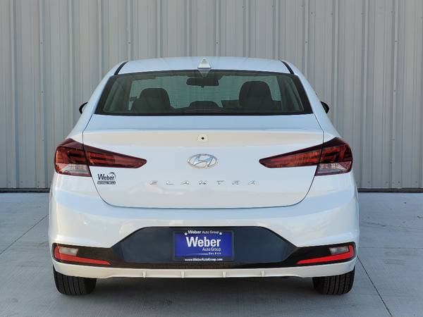 2020 Hyundai Elantra SEL - well maintained - keyless entry - cars & for sale in Silvis, IA – photo 3