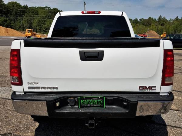 2008 GMC Sierra Crew Cab Z71 MAX 4WD, 143K, 6.0L V8, Auto, A/C, CD/SAT for sale in Belmont, MA – photo 4