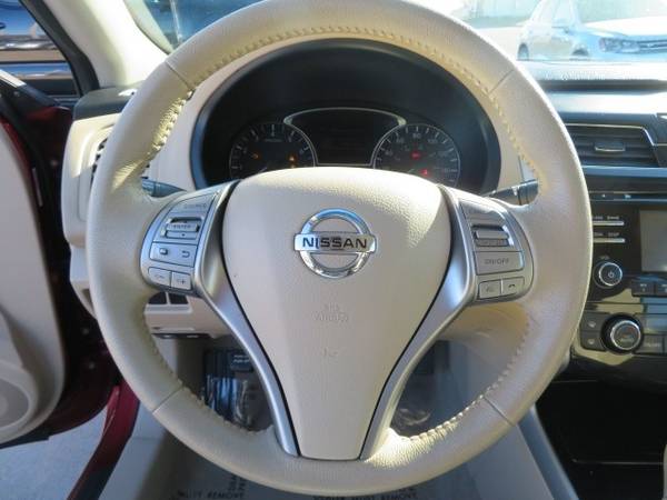 2014 Nissan Altima... 54,000 Miles... $5,999 - cars & trucks - by... for sale in Waterloo, IA – photo 13