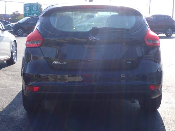 2018 Ford Focus SE hatchback Black for sale in Waterford Township, MI – photo 5