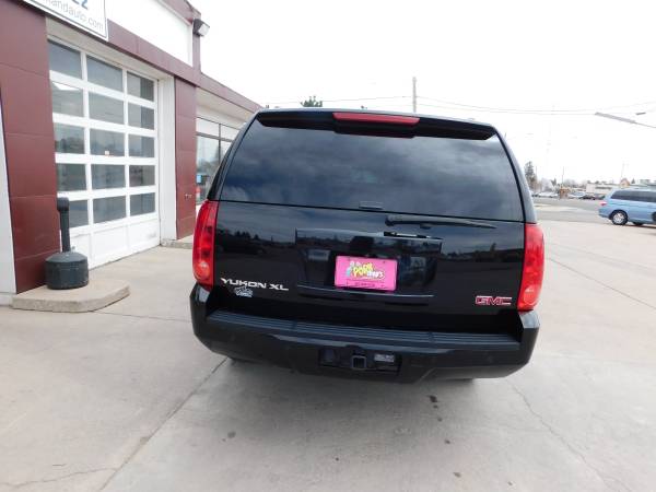 2013 GMC YUKON XL (01234) - - by dealer - vehicle for sale in Cheyenne, WY – photo 4