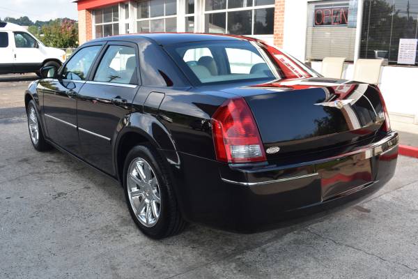 2006 CHRYSLER 300 TOURING V6 WITH LEATHER for sale in Greensboro, NC – photo 3