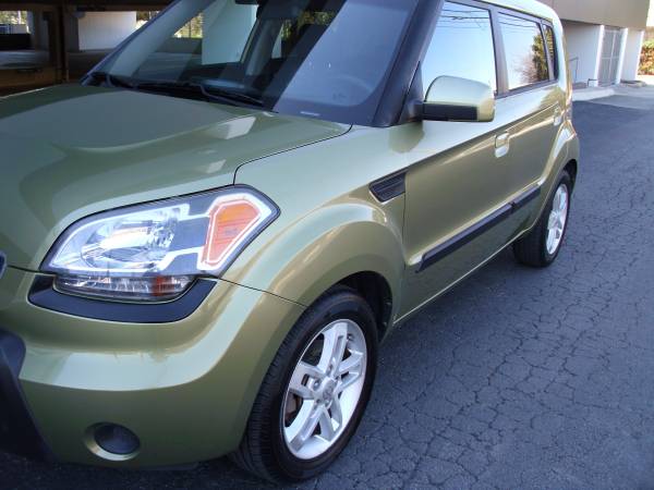 2010 KIA SOUL ! IMMACULATE CONDITION - - by dealer for sale in San Antonio, TX – photo 3