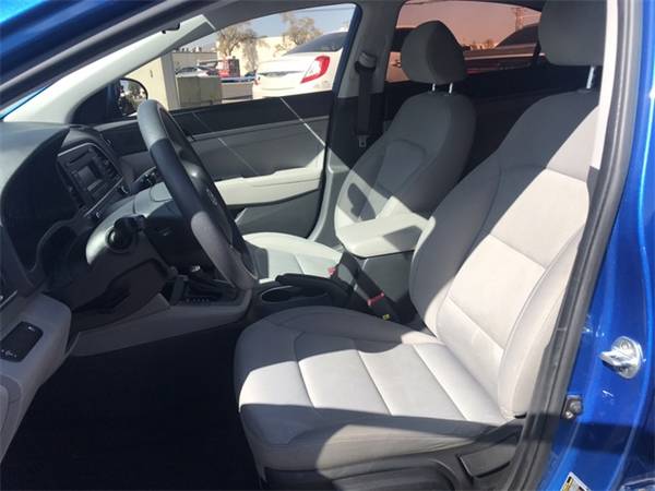 2018 Hyundai Elantra SE sedan Electric Blue Metallic - cars & trucks... for sale in El Paso, TX – photo 24