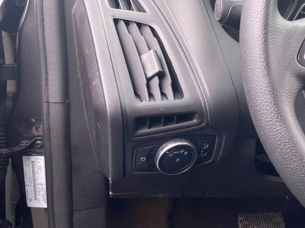 2018 Ford Focus SE Hatchback 4D hatchback Gray - FINANCE ONLINE -... for sale in Columbus, GA – photo 23