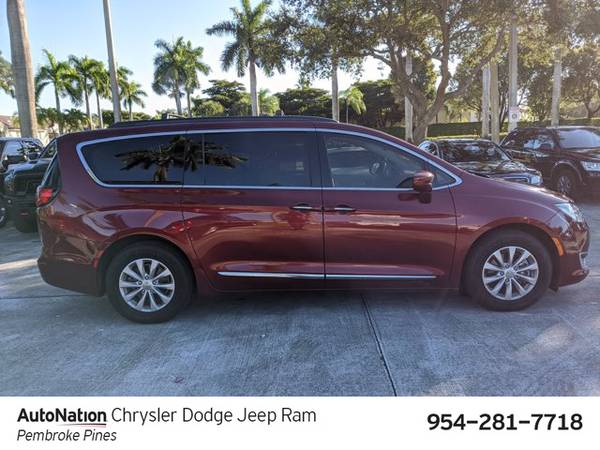 2017 Chrysler Pacifica Touring-L SKU:HR795188 Mini-Van - cars &... for sale in Pembroke Pines, FL – photo 5