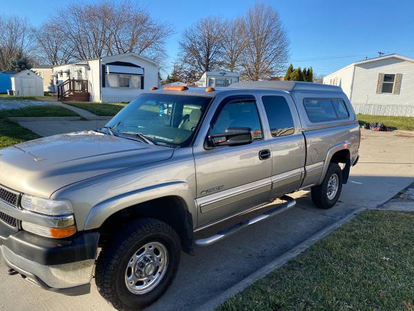 Silverado only 2 owners ever - cars & trucks - by owner - vehicle... for sale in Sterling Heights, MI – photo 3