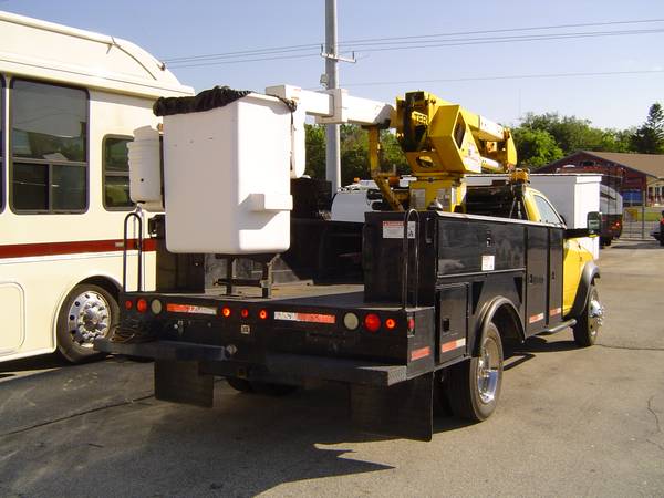 11 Bucket truck Dodge Cummins diesel boom 45ft 4x4 winch $29995 -... for sale in Cocoa, FL – photo 10