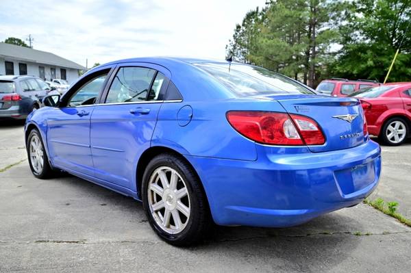 2007 Chrysler Sebring Sedan with Front height adjustable shoulder for sale in Fuquay-Varina, NC – photo 7