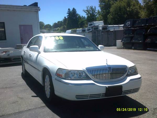 2005 Lincoln Town Car , Signature for sale in York, PA – photo 4