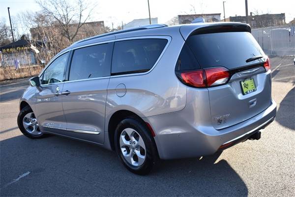✔️2017 Chrysler Pacifica _Touring L Plus_FWD Bad Credit Ok EMPLOYEE... for sale in Fox_Lake, IL – photo 8