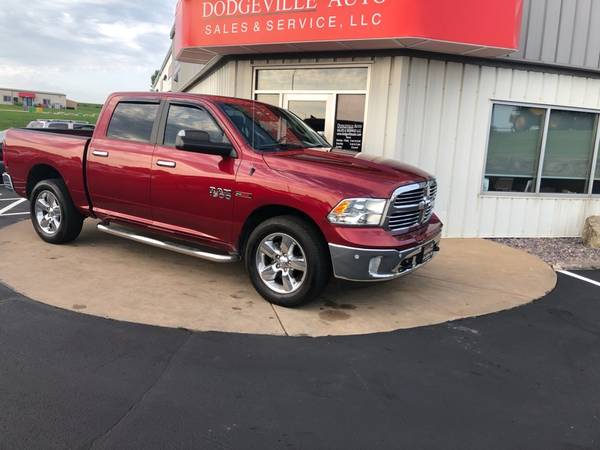2015 RAM 1500 SLT Crew Cab SWB 4WD for sale in Dodgeville, WI – photo 3