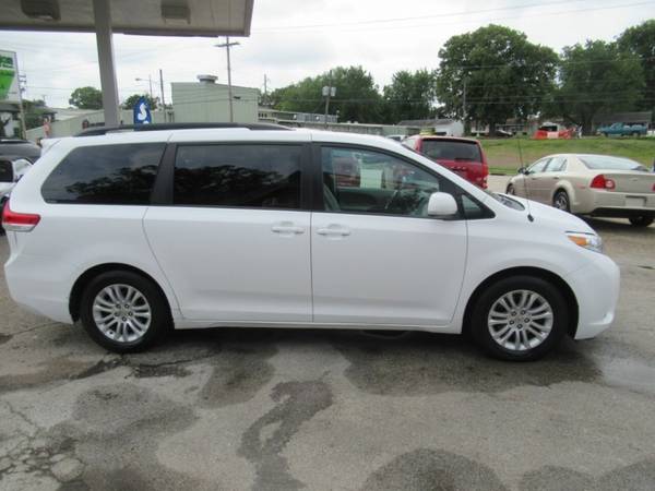 2012 Toyota Sienna Limited 7 Passenger 4dr Mini Van - cars & trucks... for sale in Bloomington, IL – photo 3