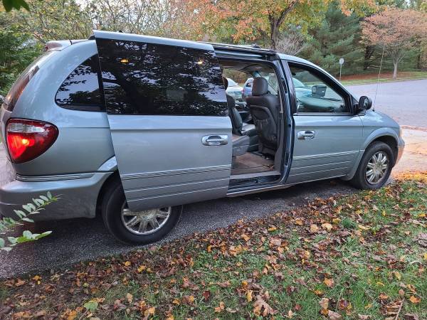 2005 Chrysler Town & Country - cars & trucks - by owner - vehicle... for sale in Bowie, District Of Columbia – photo 6