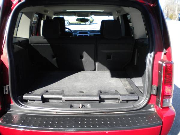 Dodge Nitro SLT Sunroof 4X4 New Tires NICE 1 Year Warranty for sale in Hampstead, NH – photo 23