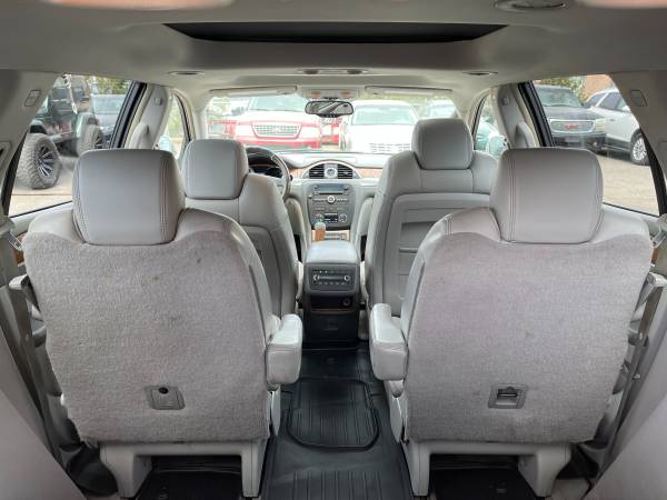2008 BUICK ENCLAVE - LEATHER - FAMILY READY - 3RD ROW SEAT - cars & for sale in Palatine, IL – photo 17