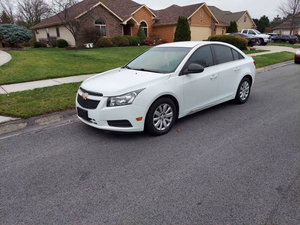 Chevy Cruze - cars & trucks - by owner - vehicle automotive sale for sale in Fort Wayne, IN – photo 3