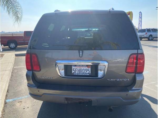 2004 Lincoln Navigator**Loaded**Low Miles**4x4** - cars & trucks -... for sale in Fresno, CA – photo 4