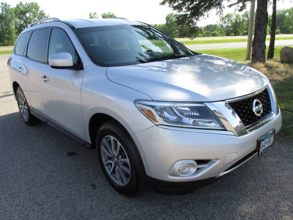 2013 Nissan Pathfinder SV 4WD for sale in Shakopee, MN