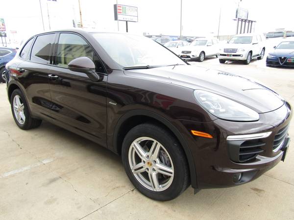 2016 Porsche Cayenne AWD Diesel 1-Owner 7716lb Tow Rating Navigation for sale in Cedar Rapids, IA 52402, IA – photo 5