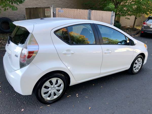 2013 Toyota Prius C 3, LEATHER Seats, 50+ MPG, - cars & trucks - by... for sale in Lake Oswego, OR – photo 4