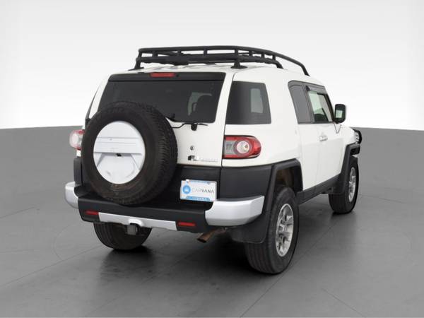 2013 Toyota FJ Cruiser Sport Utility 2D suv White - FINANCE ONLINE -... for sale in Cleveland, OH – photo 10