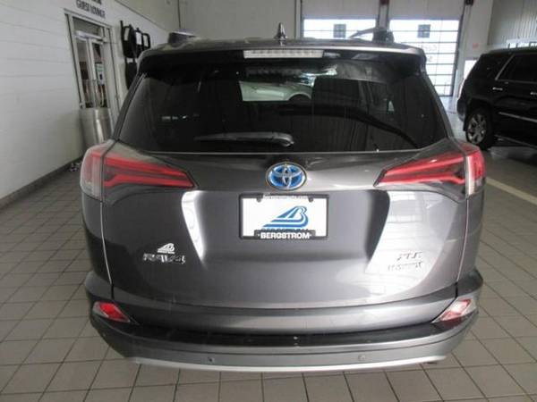 2018 TOYOTA RAV4 - KBB Says $26,558...We Say $23,763 - cars & trucks... for sale in Green Bay, WI – photo 10