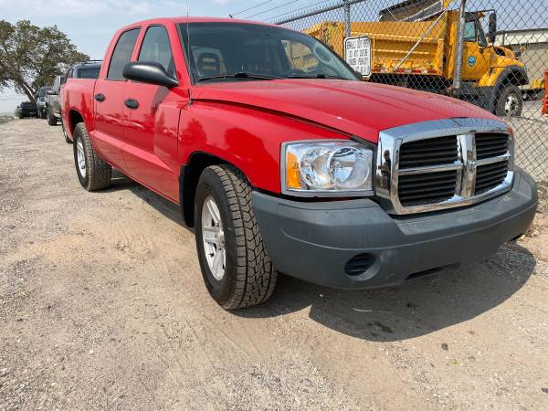 2005 Dodge Dakota Crew Cab 4WD - cars & trucks - by owner - vehicle... for sale in Albuquerque, NM – photo 3