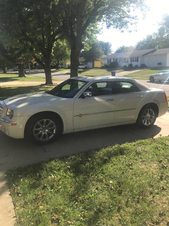 ‘06 Chrysler 300C - cars & trucks - by owner - vehicle automotive sale for sale in Marion, IN – photo 2
