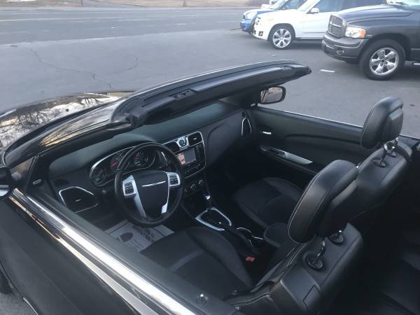 11 Chrysler 200 S V6 Hard Top Convertible! 5YR/100K WARRANTY INCLUDED! for sale in METHUEN, RI – photo 17