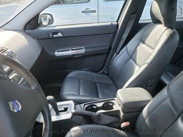 2007 *Volvo* *S40* *T5* Silver - cars & trucks - by dealer - vehicle... for sale in Woodbridge, District Of Columbia – photo 7