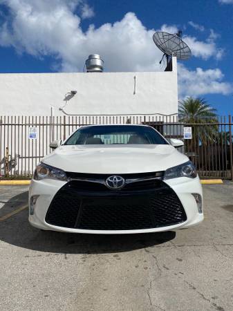 2017 Toyota Camry SE fully loaded 34k miles showroom condition -... for sale in Hialeah, FL – photo 6