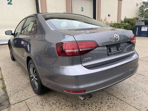 2018 VolksWagen Jetta Se Gry/Blk 24K Miles Clean Title Paid Off for sale in Baldwin, NY – photo 5