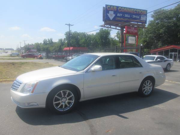 2008 CADILLAC DTS LUXURY SPORT EDTION PEARL WHITE ON TAN 84k for sale in Little Rock, AR