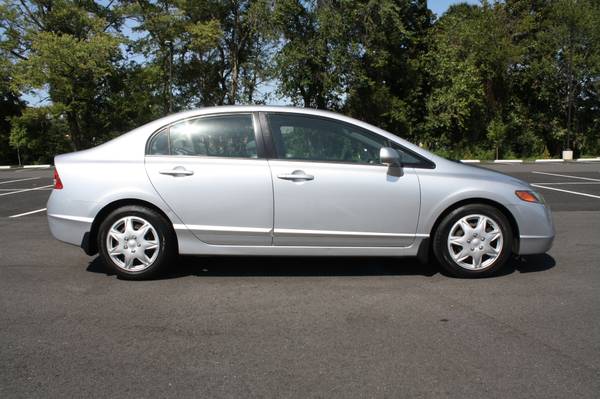 2008 HONDA CIVIC 4-DOOR GREAT ON GAS for sale in Fredericksburg, District Of Columbia – photo 9