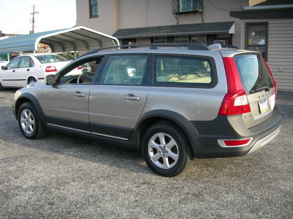 2008 Volvo XC70 CLEAN CARFAX - - by dealer - vehicle for sale in Columbia, PA – photo 4